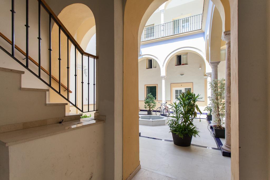 Apartamentos Alberto Lista 9 Севилья Экстерьер фото
