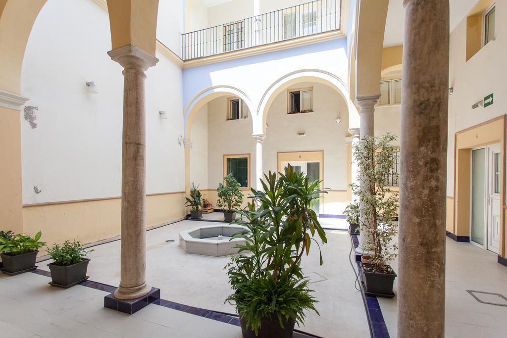 Apartamentos Alberto Lista 9 Севилья Экстерьер фото
