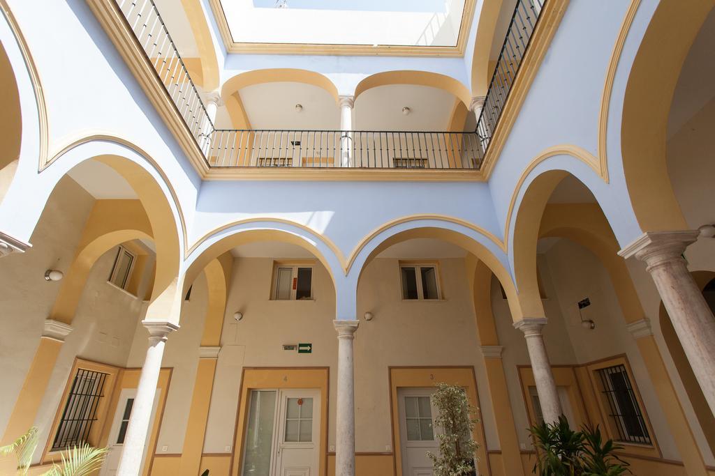 Apartamentos Alberto Lista 9 Севилья Экстерьер фото